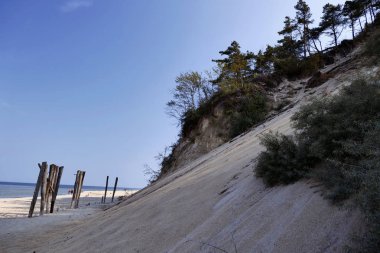 Wolin Milli Parkı'nda deniz tarafından tahrip pitoresk kayalıklar