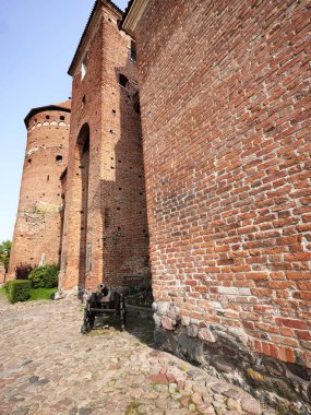 Reszel Kalesi - Reszel Şatosu Sajna Nehri 'nin kıyısında, şehrin güneydoğusunda yer almaktadır..