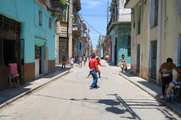 Kuba Havanna April 2016 Typisk Dag Havanna Kuba Gatorna Med — Stockfoto