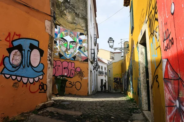 Outubro 2016 Lisboa Portugal Bela Rua Com Incríveis Grafites Artísticos Imagem De Stock