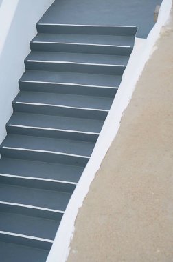 Santorini, Yunanistan, gri beyaz astar, tipik bir merdiven ayrıntılarını adımlarla soyut sanat 