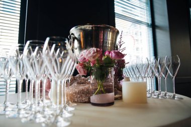 güzel düğün tasarımı, şık restoran, bir restoranda catering