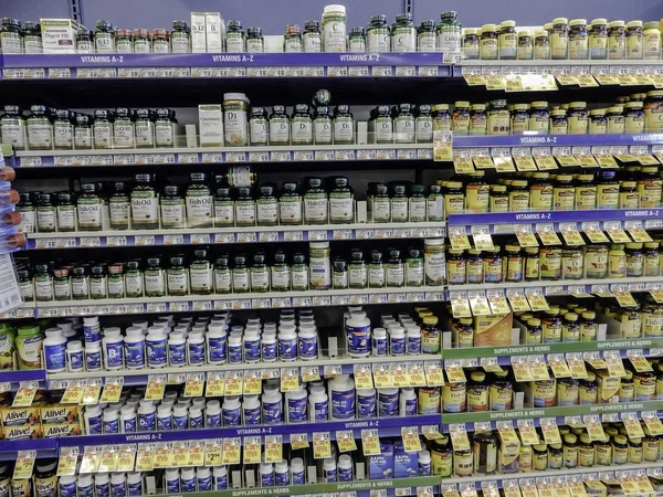 chambersburg,Pa.Usa 12/29/2019 raflar vitamin ve Amerika saplantı sağlık ile gösterilen takviyeleri ile kaplı 