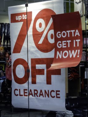 Hagerstown Maryland Usa 14 Şubat 2019 kapalı alışveriş merkezlerinde nisabı ve kapalı alışveriş merkezlerinden ayrılan mağazaları gösteren yerel alışveriş merkezinde ki kapanış ve takas tabelaları