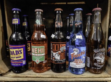 State Line Pennsylvania Abd 17 Nisan 2019 geçmişten gelen retro şişe ler bit ve zanaat pazarında görüntülendi