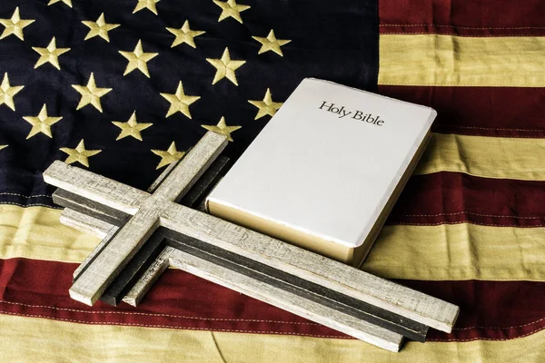 Kereszt Fehér Biblia Teafolt Pamut Amerikai Zászló Látható Öltés — Stock Fotó