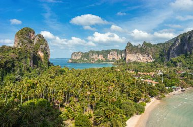 Krabi doğal egzotik yarımada Railay üzerinde yükseklikten görünümü 