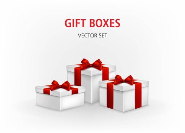 Kırmızı kurdeleler ve fiyonklar ile beyaz hediye kutuları kümesi. EPS 10 vektör çizim.