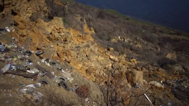 Förorening Naturen Skräp Stranden Reservoaren Soptipp Miljöproblem Hadzhibey Mynning Ukraina — Stockvideo