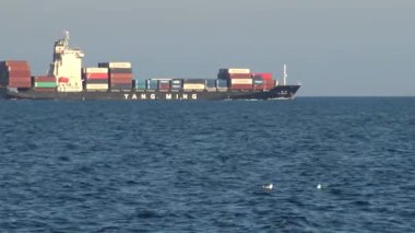 UKRAINE, ODESSA - 26 Kasım 2018 - Büyük gemi nakliye konteynerleri, Karadeniz