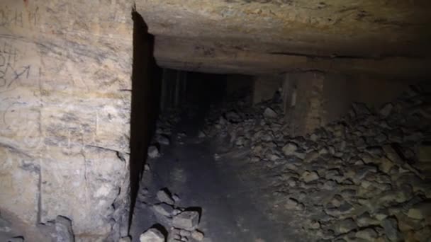 Excursie Naar Odessa Catacomben Eeuwse Tekeningen Muren Odessa — Stockvideo