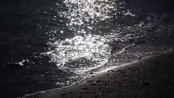 Die Gleißende Sonne Wasser Die Wellen Rollen Meeresufer Odessa Ukraine — Stockvideo
