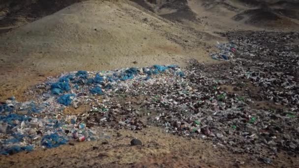 Egypte Une Décharge Dans Les Montagnes Polyéthylène Des Bouteilles Des — Video