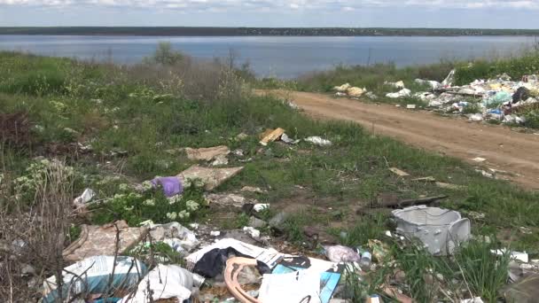 Heaps Plastic Trash Shore Reservoir Environmental Pollution Ecology Nature Unorganized — Stock Video
