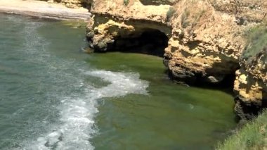 Adanın dik sahili. Berezan (Borysthenes; Pirezin) Dinyeper-Böcek Haliç, Ochakiv Raion, Mykolaiv Oblast, Ukrayna girişinde Karadeniz'de bir ada.