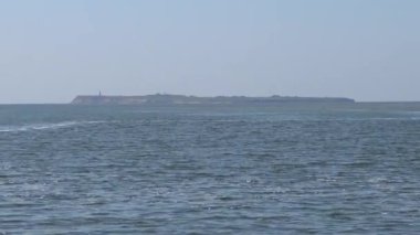 Hydrofront, Berezan adası yakınlarında taze ve deniz suyu karıştırma, karıştırma suyu sınırında köpük. Karadeniz, Ukrayna