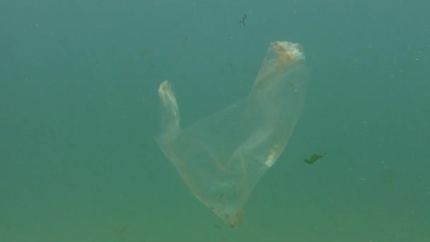 Σακούλα Πολυαιθυλενίου Στη Θάλασσα Πλαστικά Σκουπίδια Ρύπανση Μαύρη Θάλασσα — Αρχείο Βίντεο