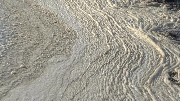 Vuil Schuim Het Water Buurt Van Kust Vervuiling Van Zee — Stockvideo