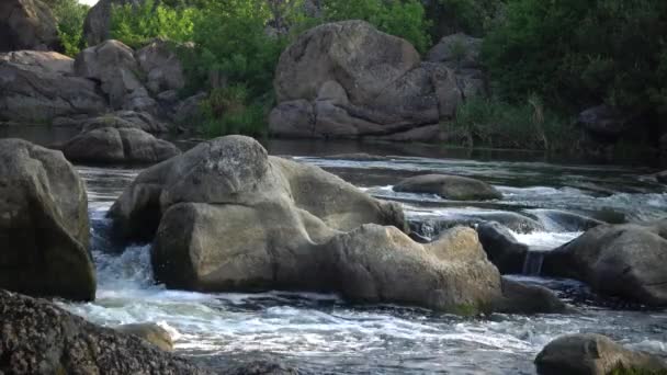 Granit Rapids Güney Bug Nehri Ukrayna Üzerinde Hızla Akan Ile — Stok video