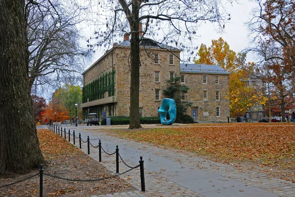 Princeton Novembro 2011 Escultura Oval Com Pontos Henry Moore Campus — Fotografia de Stock