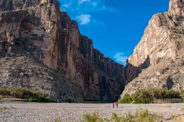 Santa Elena Kanyonu ve Rio Grande. Santa Elena Kanyonu 'nun Big Bend Ulusal Parkı manzarası. 