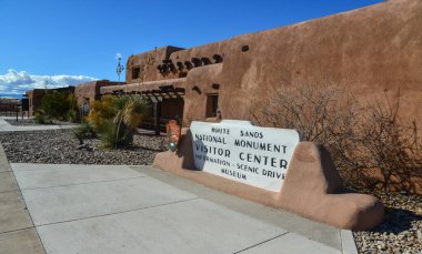 ABD, NEW MEXICO - 23 Kasım 2019: Park plakası White Sands Ulusal Anıtı, New Mexico, ABD