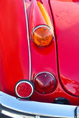 Cara renk dönüm sinyal ve eski rad arka ışıklar.