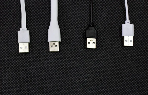 Gamle Usb Plugger Isolert Svart Bakgrunn – stockfoto