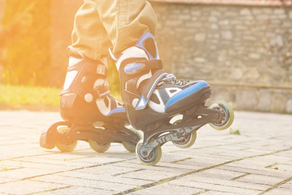 Rollschuhbeine Aus Nächster Nähe Skatepark Niedriger Abschnitt Rollschuh Ist Extremsport — Stockfoto