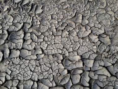 Kırık bir kuru gri Dünya'nın kalıplarının havai görünümü.