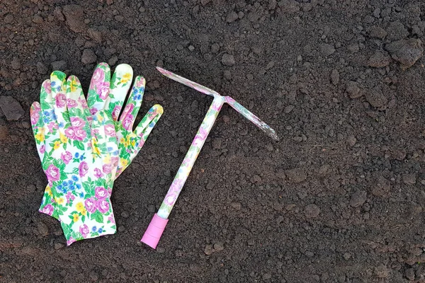 Κηπουρική Εργαλεία Φόντο Την Άνοιξη Στον Κήπο Λειτουργεί Έννοια Οριζόντια — Φωτογραφία Αρχείου