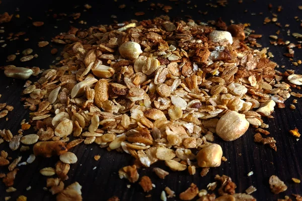 Muesli Sinaasappelen Een Brunch Last Een Kaneel Houten Achtergrond — Stockfoto