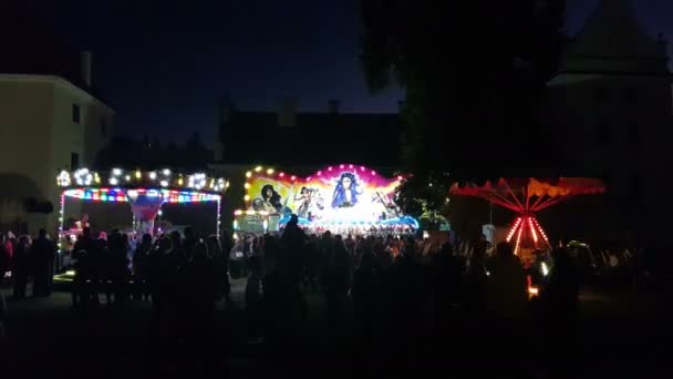 Joyeux Carrousel Nuit Avec Adultes Enfants — Video