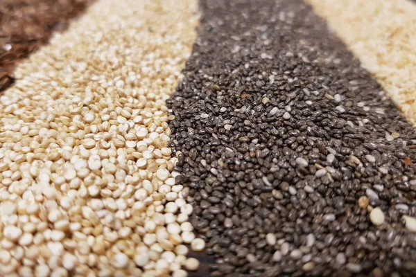 Superfood saludable: semillas de lino, semillas de chía y semillas de quinua — Foto de Stock