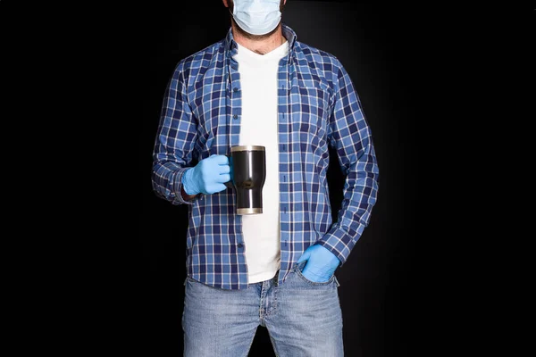 셔츠를 얼굴에 마스크를 고무장갑을 위에서 — 스톡 사진