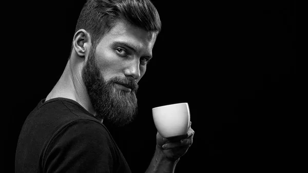 完美的发型胡子男人喝浓咖啡 — 图库照片