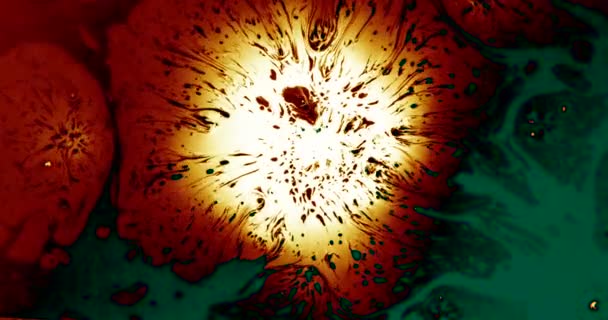 Швидка Хімічна Реакція Падіння Кольору Чорнила Падає Темну Поверхню Створює — стокове відео