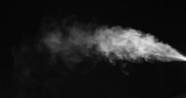 Soğuk çift akış boyunca Doug. Soğuk beyaz buhar jet yavaş yavaş eriterek sağa soldan vuruyor. 120 fps hızında hareket