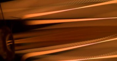 Alan derinliği amacı ile akkor tungsten filamentler geçer