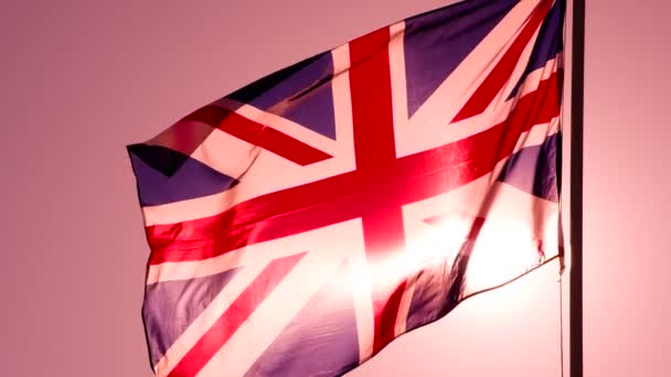 Britse Vlag Dawn Rays Big State Flag Wordt Verlicht Door — Stockvideo