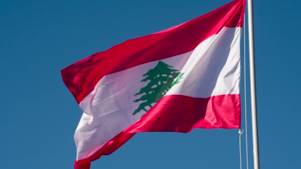 Ливанский Флаг Вихляет Ветром Большой Государственный Флаг Освещается Солнцем Эпично — стоковое видео