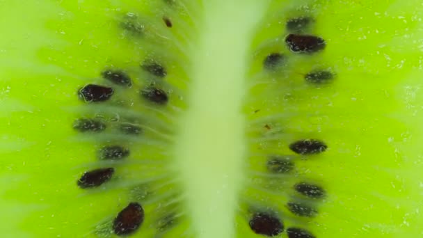 Krossa Kiwis Juicy Bright Fruit Kiwi Frukt Skivor Komprimeras Och — Stockvideo