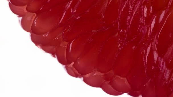 Grapefruit Pulp Geeft Sap Snijvlakken Stukjes Grapefruit Worden Samengeperst Fijngestampt — Stockvideo