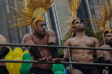 Sao Paulo, Brezilya - 3 Haziran 2018: Bir tanımlanamayan gruba dans ve lezbiyen, gay, biseksüel ve transseksüel kültür içinde 22 Lgbti Pride Parade Sao Paulo kutluyor.