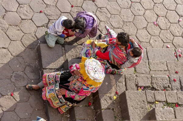 Machu Pichuu Pueblo Peru Września 2018 Kobiety Typowe Ubrania Ulicy — Zdjęcie stockowe