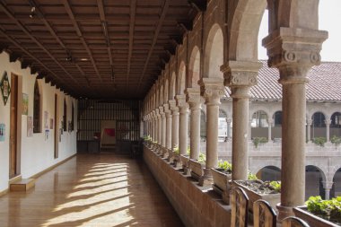 İç Mimarlık ve kemerler Templo de Santo Domingo Cuzco Peru detayını. Tarihsel bölge. Koricancha en önemli tapınağın İnka İmparatorluğu, Güneş Tanrı'ya adanmış oldu.