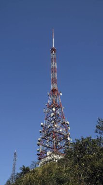 Anten Pico üstüne yapmak Jaragua, en yüksek tepe Sao Paulo