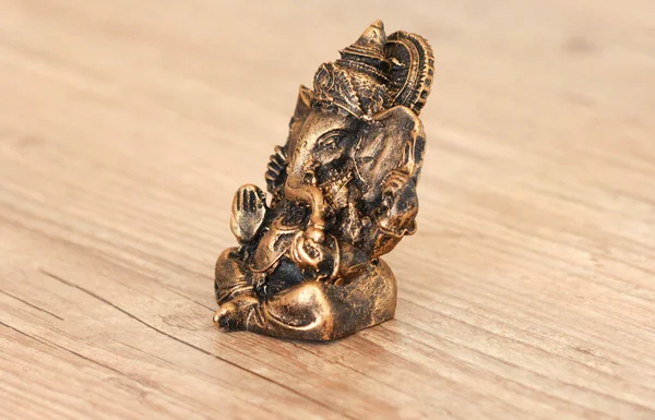 Statue Hindu Elephant Ganesha Wood Table — Stock Photo, Image