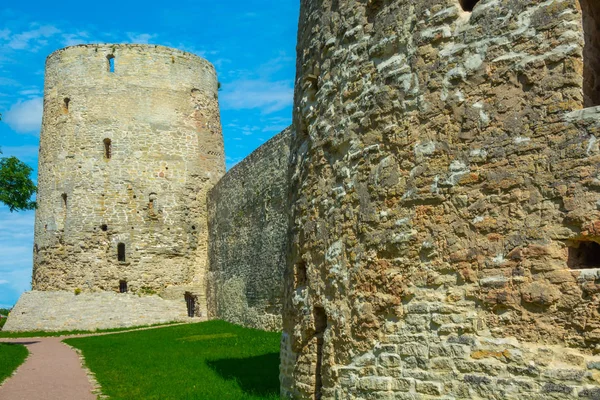 Edificios Históricos Antigua Fortaleza Con Torres Murallas Que Sobrevivido Hasta — Foto de Stock