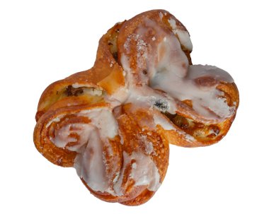 İzole et. Kuru üzümlü tatlı rulo. Üstü beyaz jöleli olsun. Yukarıdan görüntüle.